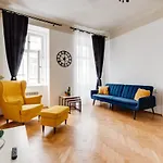 New Moderated Školská Apartment