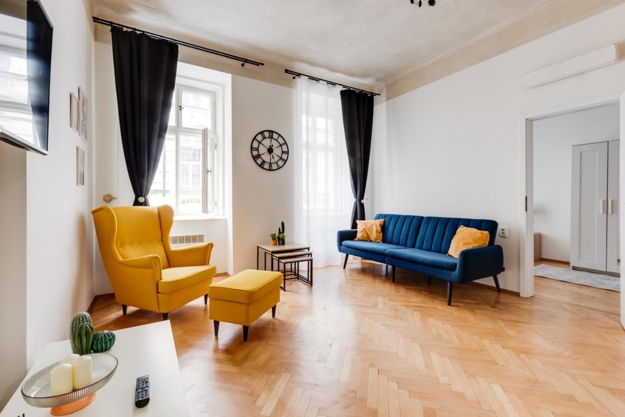 New Moderated školská Apartamento Praga