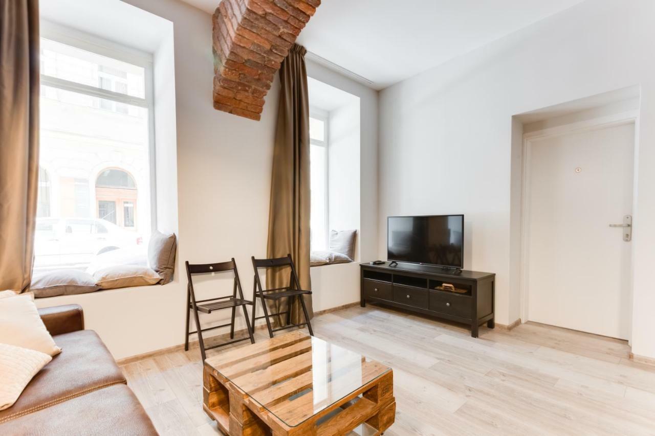 New Moderated školská Apartamento Praga